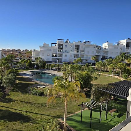 Nice 2 Bedroom Bali Apartment With Sea Views Torrevieja Exteriör bild