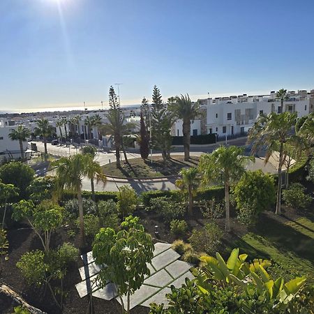 Nice 2 Bedroom Bali Apartment With Sea Views Torrevieja Exteriör bild