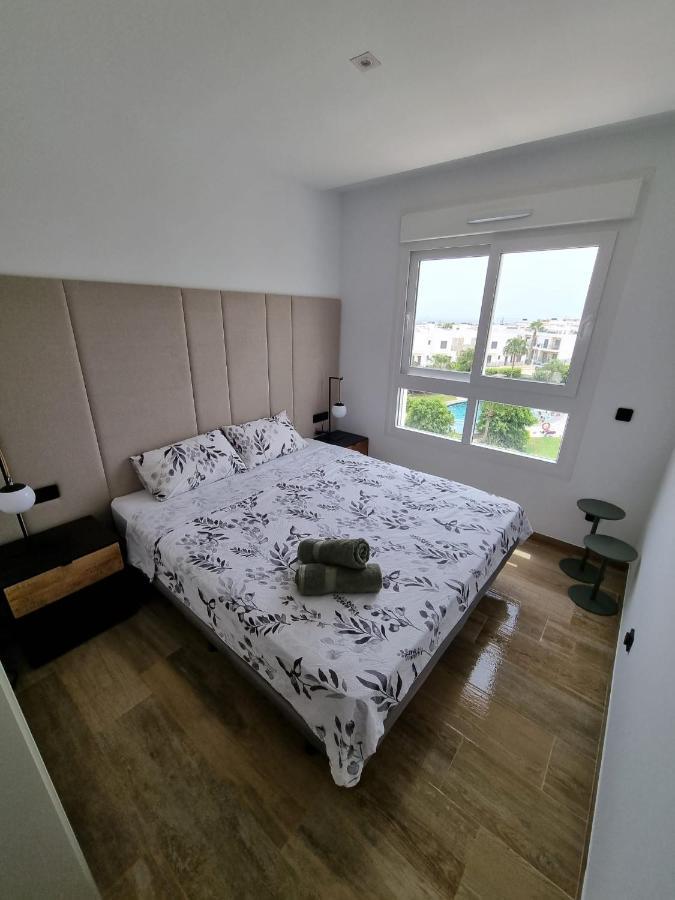 Nice 2 Bedroom Bali Apartment With Sea Views Torrevieja Exteriör bild