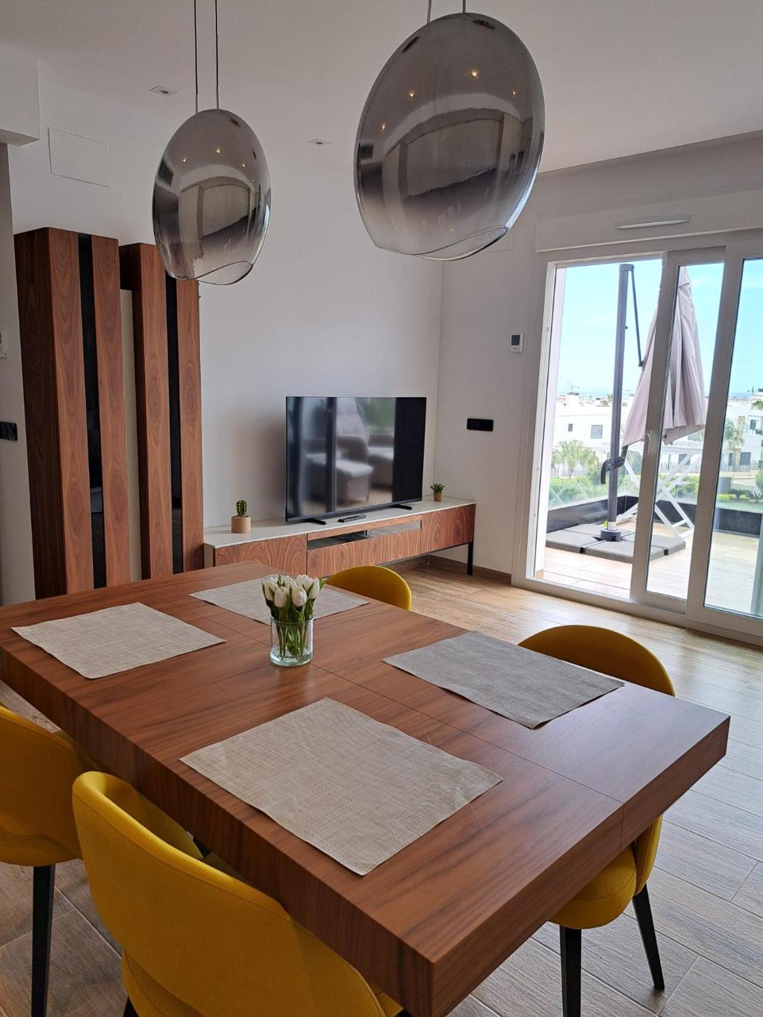 Nice 2 Bedroom Bali Apartment With Sea Views Torrevieja Exteriör bild