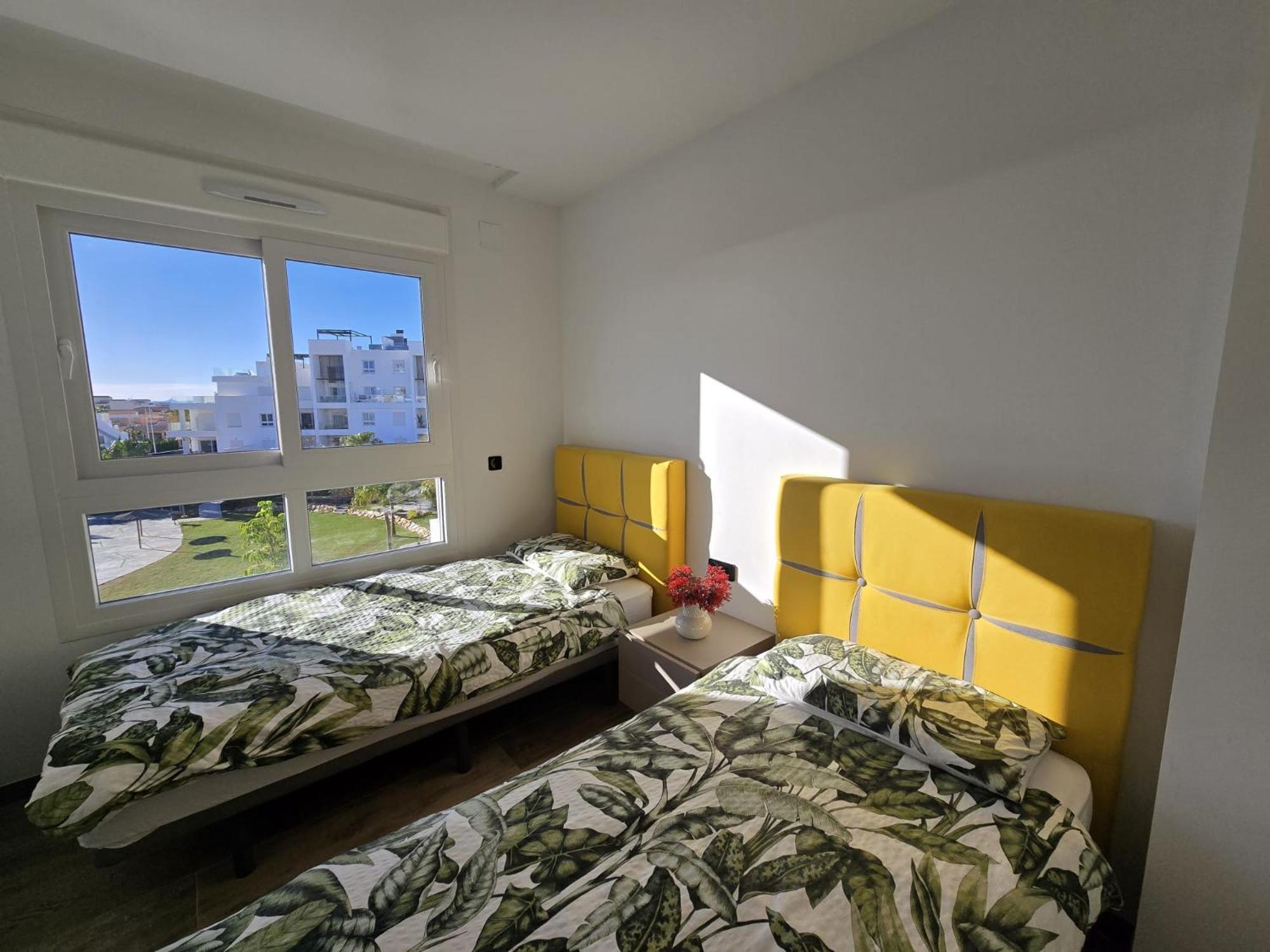 Nice 2 Bedroom Bali Apartment With Sea Views Torrevieja Exteriör bild