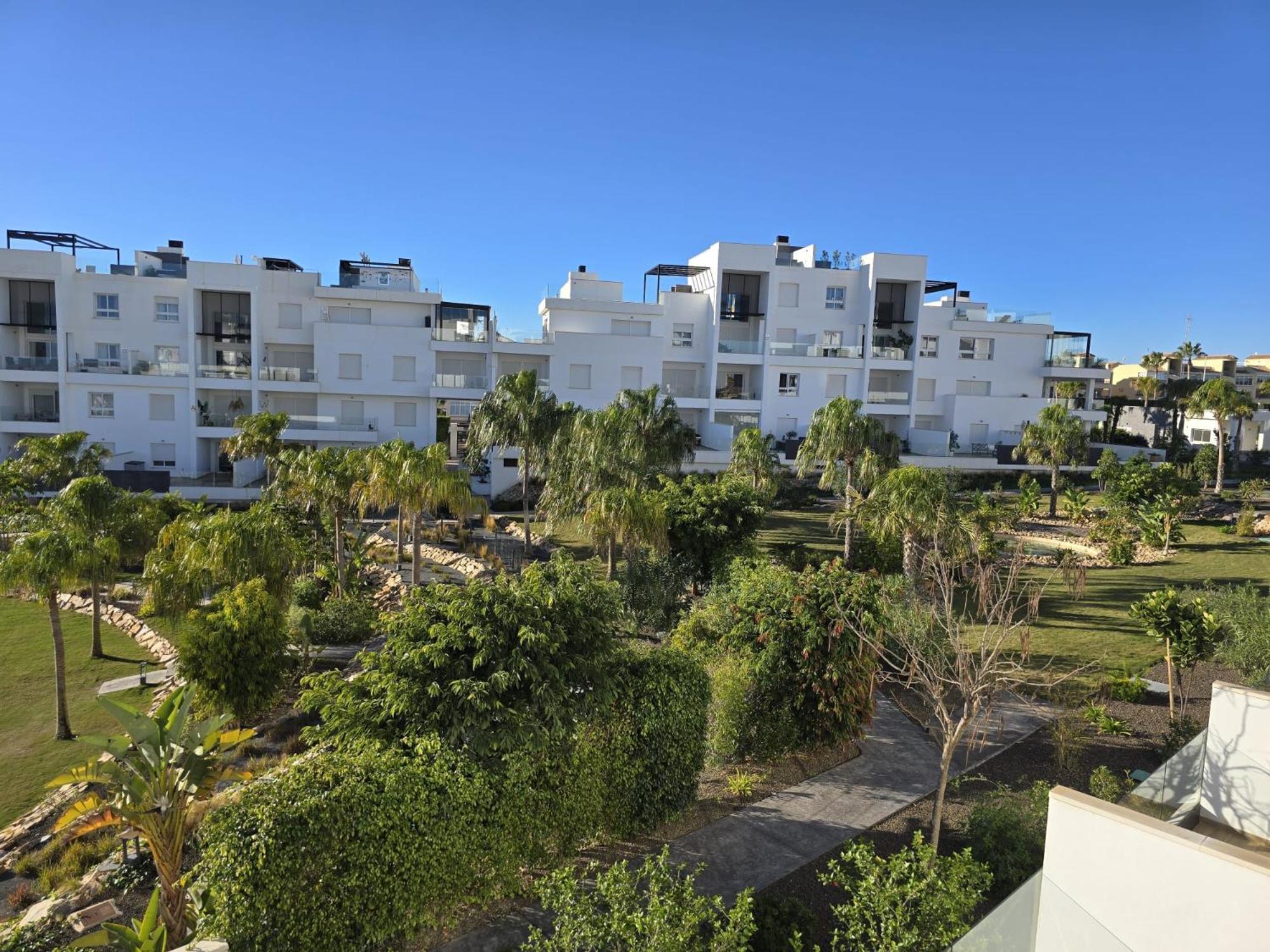 Nice 2 Bedroom Bali Apartment With Sea Views Torrevieja Exteriör bild
