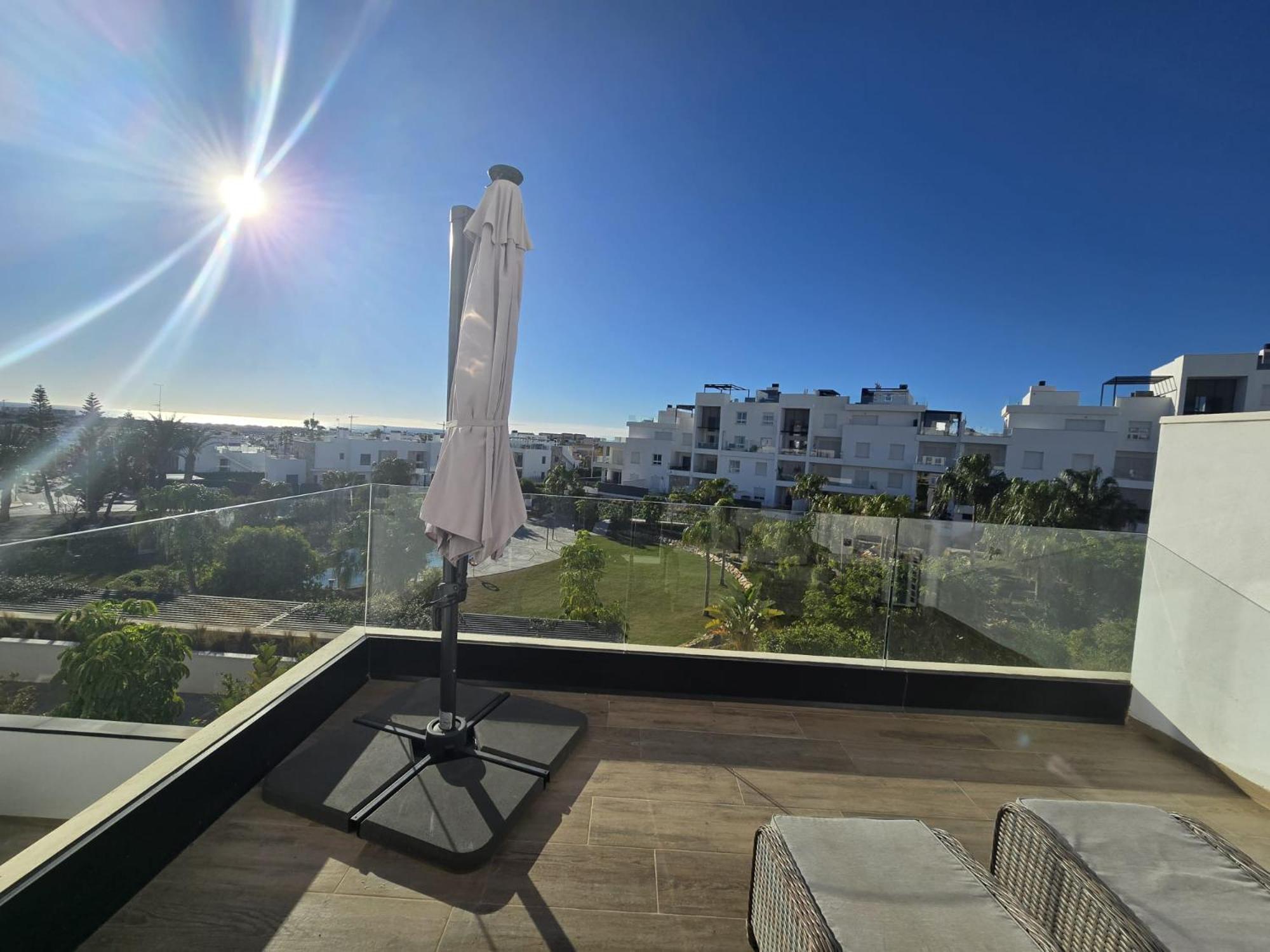 Nice 2 Bedroom Bali Apartment With Sea Views Torrevieja Exteriör bild