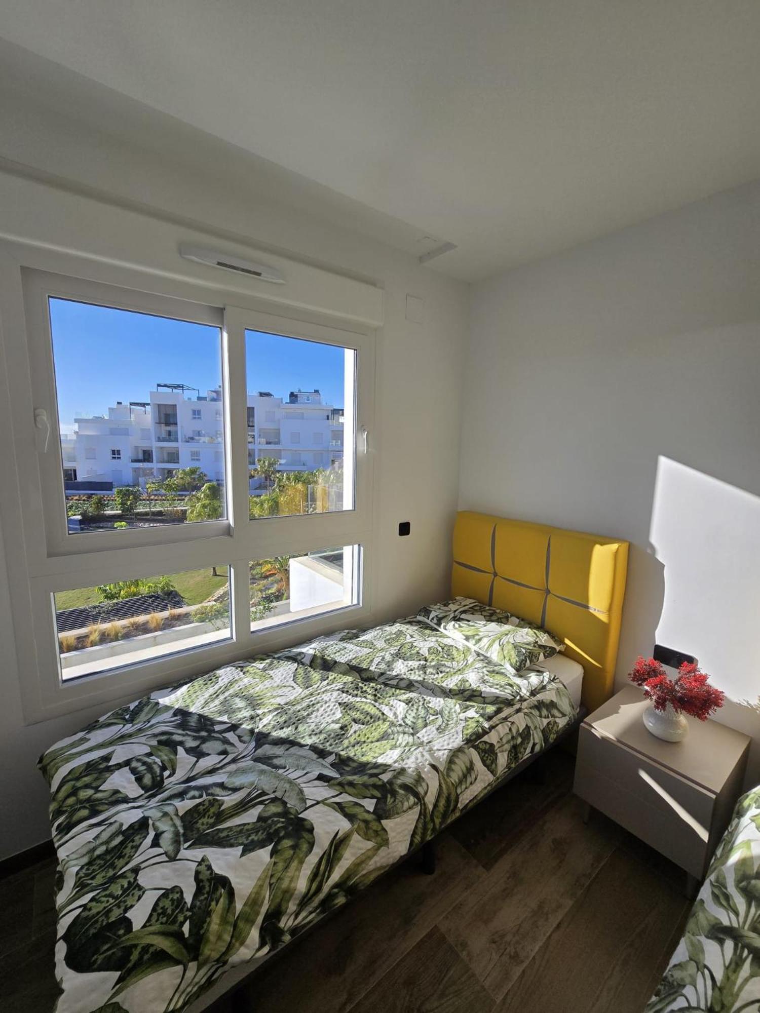 Nice 2 Bedroom Bali Apartment With Sea Views Torrevieja Exteriör bild
