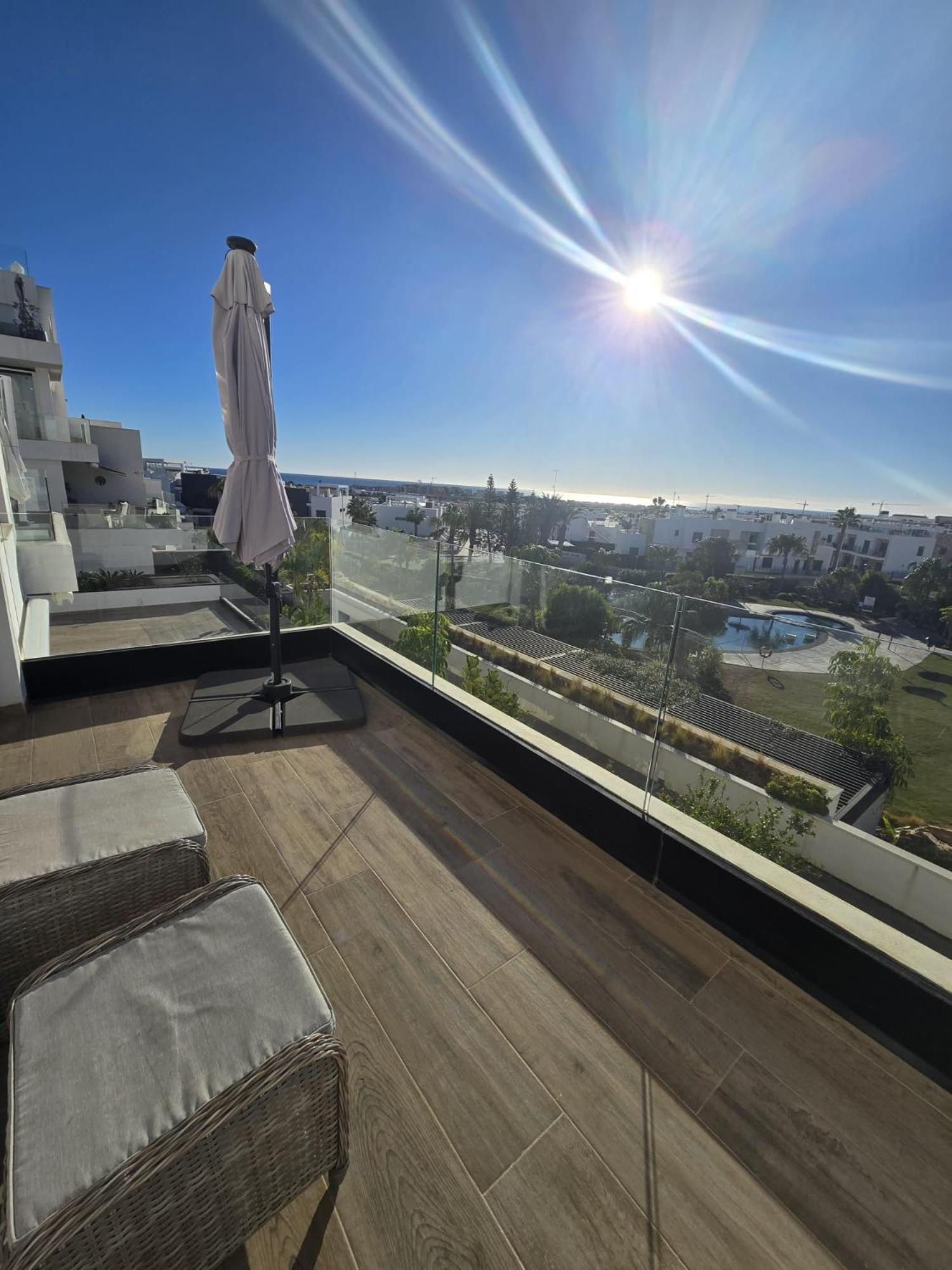 Nice 2 Bedroom Bali Apartment With Sea Views Torrevieja Exteriör bild
